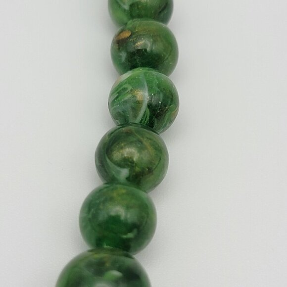 Green Marbled Lucite Platic Ball Beaded Necklace 27 Inch Spring Ring Clasp - Picture 7 of 9